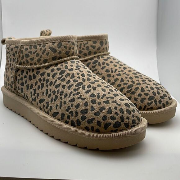 CUSHIONAIRE Women's pull on boot +Memory Foam 9 Tan Spotted - Picture 1 of 7
